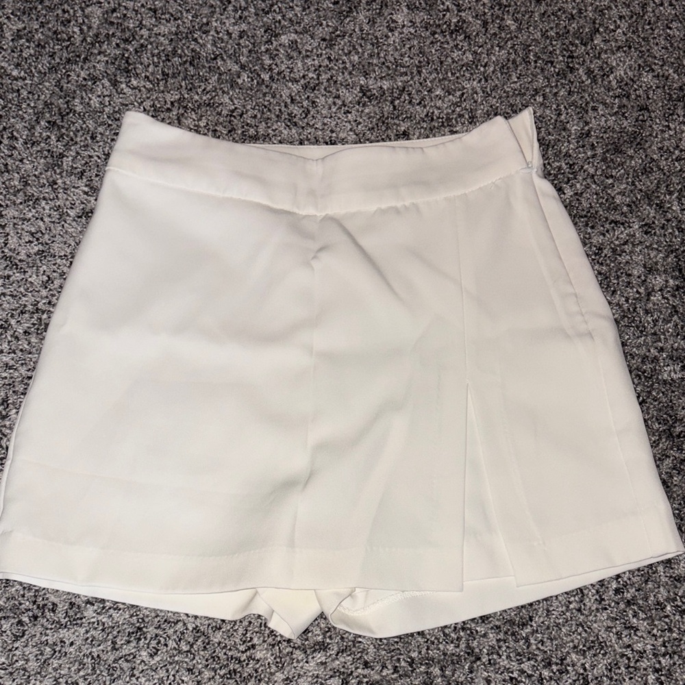Love Tree Cream Mini Skirt
